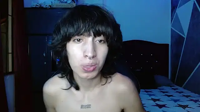 Snapshot of littlextreme chatting on 07-09-26, 01:17 littlextreme online show from 07-09-26, 01:17