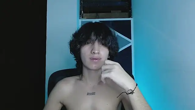 Snapshot of littlextreme chatting on 06-13-26, 03:04 littlextreme online show from 06-13-26, 03:04
