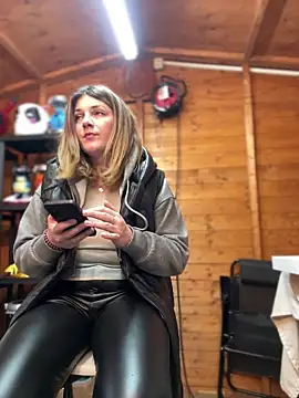 DaisyVibesss online show from 01-05-25, 03:13