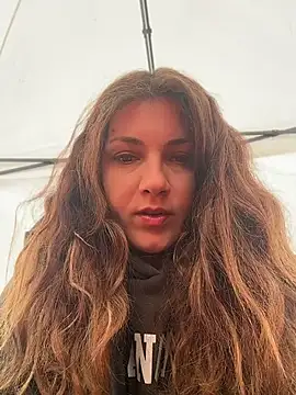 DaisyVibesss online show from 04-12-26, 09:01