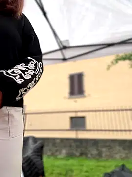 DaisyVibesss online show from 10-19-25, 07:55