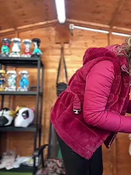 DaisyVibesss online show from 12-28-24, 09:31