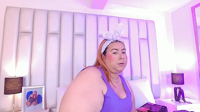 Snapshot of aandreaperez chatting on 02-21-26, 11:34 aandreaperez online show from 02-21-26, 11:34