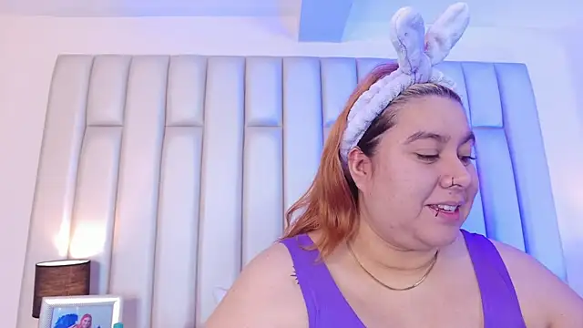 Snapshot of aandreaperez chatting on 02-05-26, 01:29 aandreaperez online show from 02-05-26, 01:29