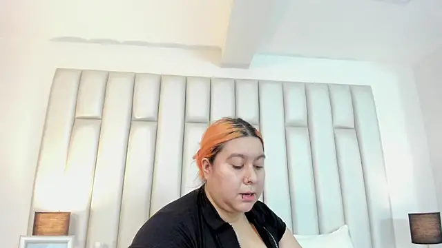 aandreaperez online show from 10-27-25, 11:44