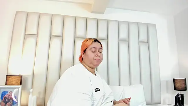 aandreaperez online show from 10-20-25, 12:38