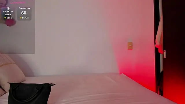 kylie sexy2000 online show from 05-25-26, 11:03