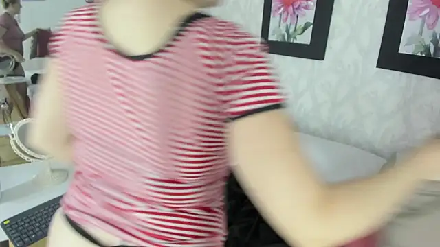 EmilySumer online show from 11-27-25, 09:04