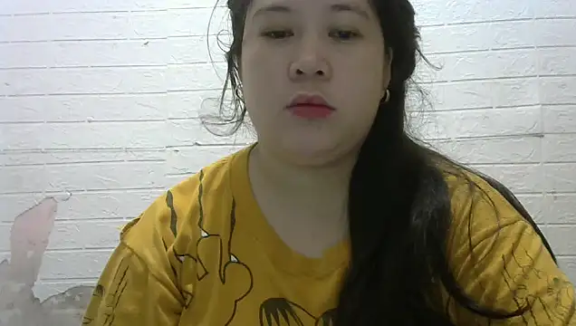 Snapshot of hotsexylyn chatting on 09-12-25, 05:29 hotsexylyn online show from 09-12-25, 05:29