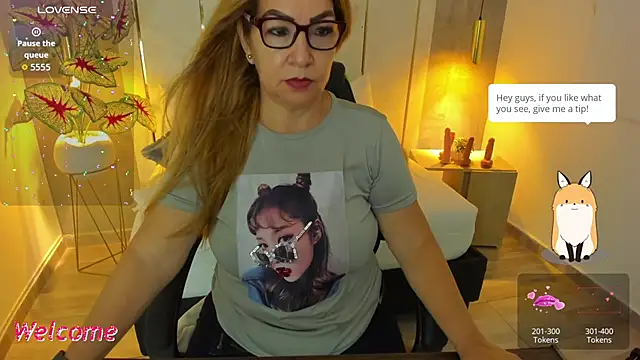 Snapshot of gisela27 chatting on 06-18-26, 12:21 gisela27 online show from 06-18-26, 12:21