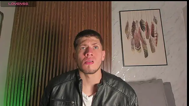 Snapshot of SebastianMaximoff chatting on 09-28-25, 01:40 SebastianMaximoff online show from 09-28-25, 01:40