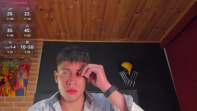 Snapshot of SebastianMaximoff chatting on 03-22-25, 11:32 SebastianMaximoff online show from 03-22-25, 11:32