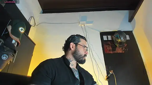 CamiloGray  online show from 12-22-25, 02:50