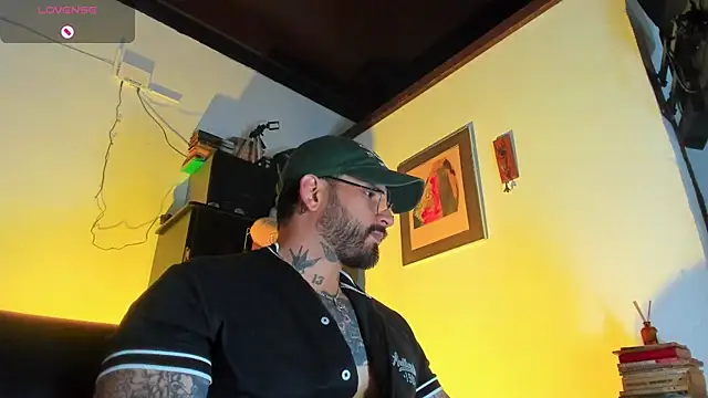 CamiloGray  online show from 11-05-25, 01:36