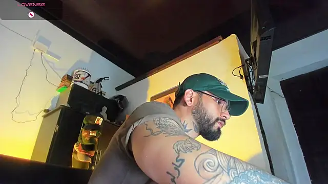 CamiloGray  online show from 09-26-25, 02:13