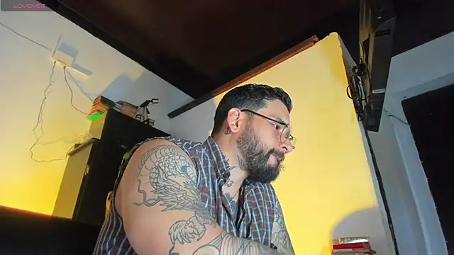 CamiloGray  online show from 09-23-25, 01:51