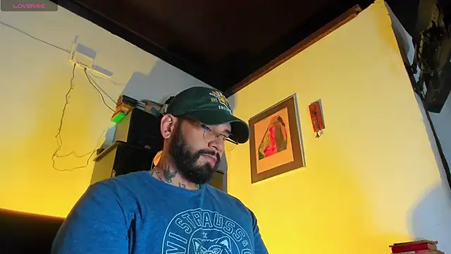 CamiloGray  online show from 11-03-25, 03:04