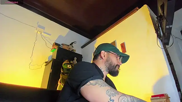 CamiloGray  online show from 10-10-25, 02:29