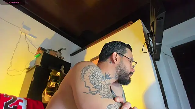 CamiloGray  online show from 10-05-25, 01:57