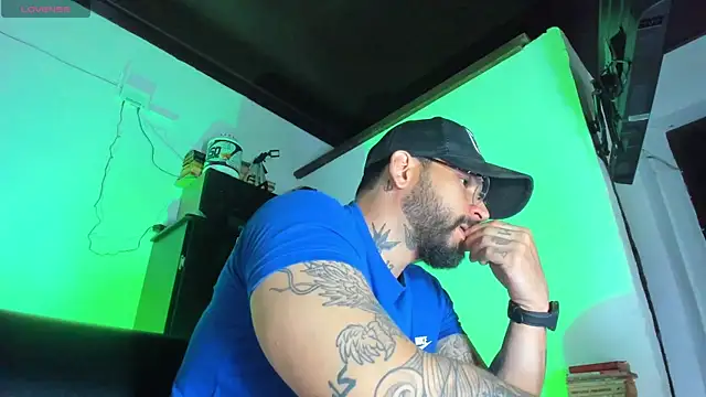 CamiloGray  online show from 09-28-25, 01:07