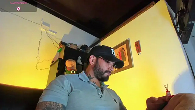 CamiloGray  online show from 11-18-25, 02:42