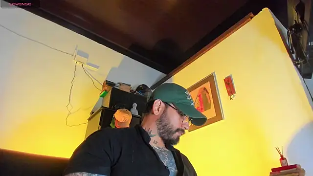 CamiloGray  online show from 11-17-25, 02:32