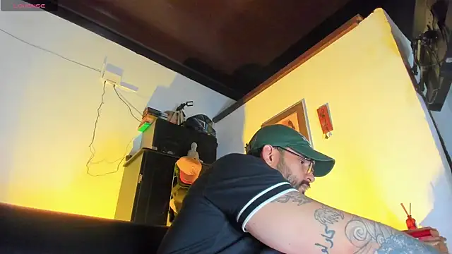 CamiloGray  online show from 11-10-25, 02:11