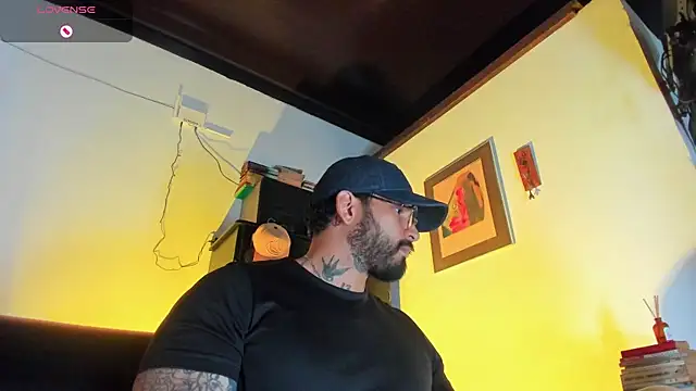 CamiloGray  online show from 11-28-25, 03:45