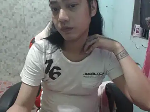 Snapshot of itsmacky4u chatting on 02-19-25, 02:22 itsmacky4u online show from 02-19-25, 02:22