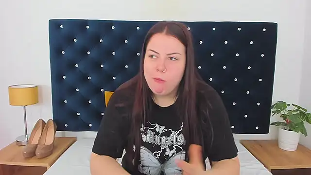 EvaLick online show from 02-28-25, 05:48