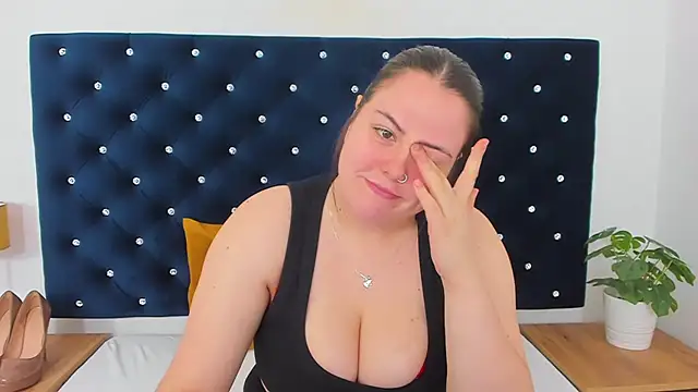 EvaLick online show from 02-06-25, 10:04