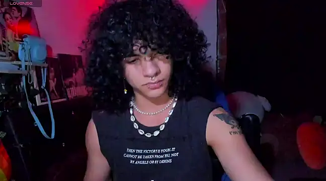 Snapshot of sweetvond_ chatting on 02-11-25, 06:51 sweetvond  online show from 02-11-25, 06:51