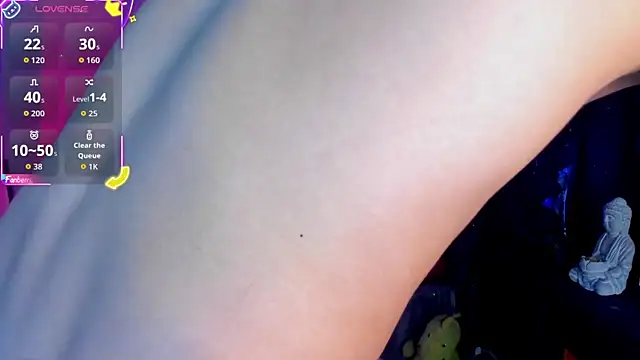 Snapshot of sweetvond_ chatting on 10-17-25, 10:22 sweetvond  online show from 10-17-25, 10:22