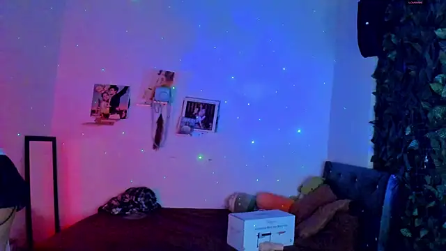 Snapshot of sweetvond_ chatting on 09-25-25, 01:06 sweetvond  online show from 09-25-25, 01:06