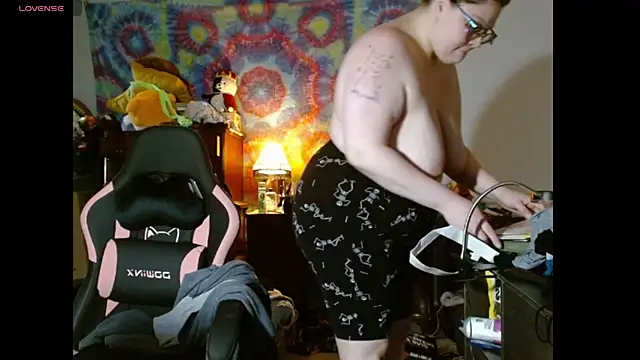 Snapshot of ItsBunniBabe chatting on 10-30-25, 01:15 ItsBunniBabe online show from 10-30-25, 01:15