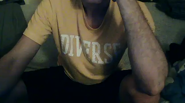 Snapshot of Dzutt chatting on 01-07-25, 11:14 Dzutt online show from 01-07-25, 11:14