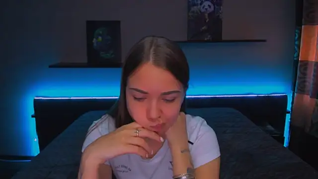 AlexaBarkley online show from 02-21-25, 06:29