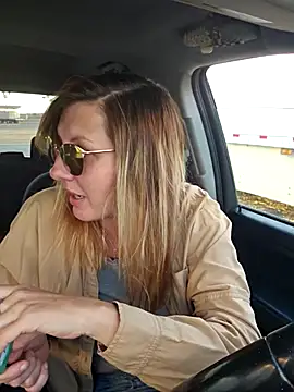 SheIsSomething online show from 12-15-25, 12:16