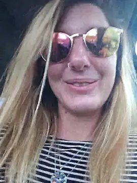 SheIsSomething online show from 11-16-25, 11:30