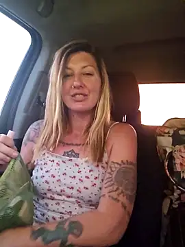 SheIsSomething online show from 03-03-26, 01:45