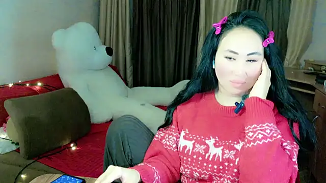 Snapshot of AsianQueens chatting on 02-14-25, 03:11 AsianQueens online show from 02-14-25, 03:11