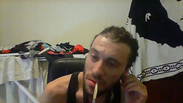 Snapshot of ngulasoret chatting on 06-11-26, 01:41 ngulasoret online show from 06-11-26, 01:41