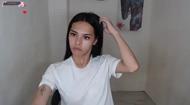 Snapshot of shecutie69 chatting on 03-09-25, 02:43 shecutie69 online show from 03-09-25, 02:43