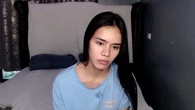 Snapshot of shecutie69 chatting on 10-15-25, 11:02 shecutie69 online show from 10-15-25, 11:02