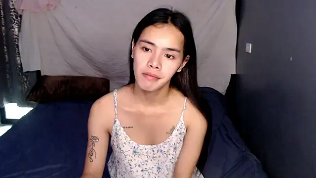 Snapshot of shecutie69 chatting on 09-21-25, 05:34 shecutie69 online show from 09-21-25, 05:34