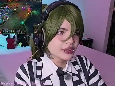 Snapshot of Noxarcane chatting on 10-10-25, 05:41 Noxarcane online show from 10-10-25, 05:41