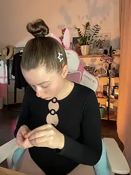 sweetest pie online show from 10-03-25, 05:47