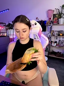 sweetest pie online show from 11-16-25, 08:08