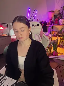 sweetest pie online show from 12-18-25, 03:49