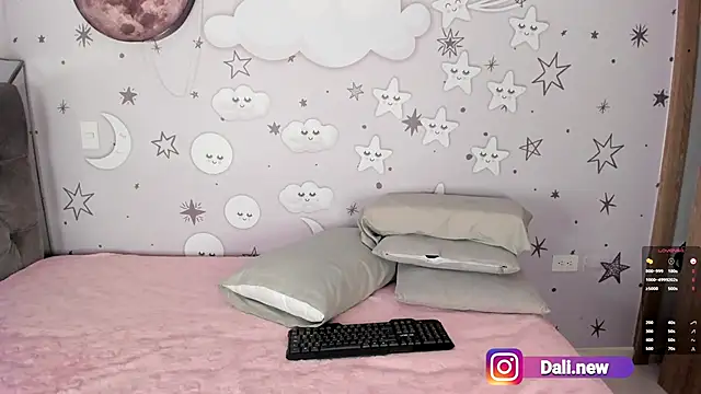 Snapshot of daliz_20_z chatting on 10-16-25, 05:49 daliz 20 z online show from 10-16-25, 05:49
